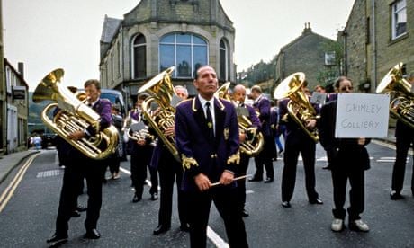 Waves of sym­pathy for devastated communities' …  Pete Postlethwaite in Brassed Off.