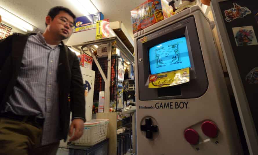Nintendo Game Boy 25 Facts For Its 25th Anniversary Games The Guardian Nintendo Game Boy 25 Facts For Its 25th Anniversary Games The Guardian