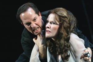 MICHAEL MALONEY (HAMLET) AND FRANCES TOMELTY (GERTRUDE) IN "HAMLET" @ BARBICAN (OPENING 10-11-04)