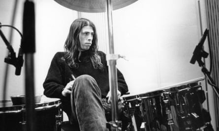 Photo of Dave Grohl while in Nirvana, recording in Hilversum Studios. Photo by Michel Linssen/Redferns