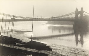 Hammersmith Bridge in 1955.