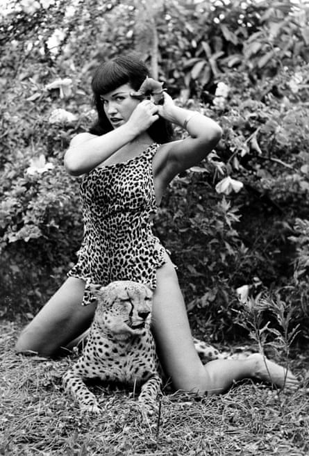 Betty Page Porn Star - Bunny Yeager, photographer behind rise of Bettie Page, dies aged 85 |  Photography | The Guardian