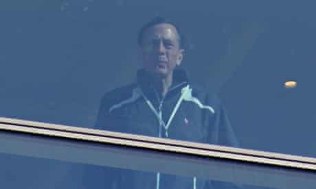 Bilderberg - Petraeus at window