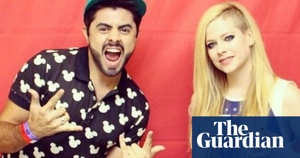 Avril Lavigne Showed Up Meet And Greets For The Sham They Are Music The Guardian