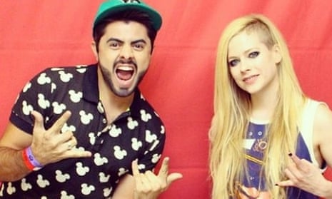 Avril Lavigne with a fan