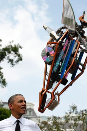 barack obama robotic giraffe maker faire