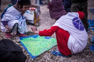 Children at art class in Syrian refugee camp