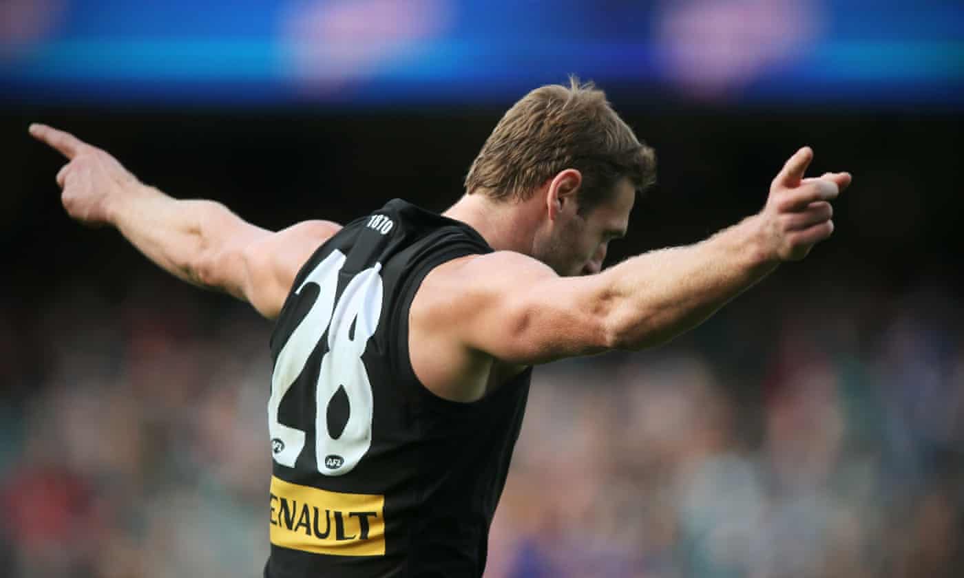 Eight-goal Jay Schulz stars as Port Adelaide down Bulldogs