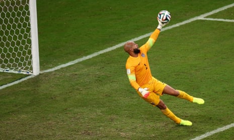 Tim Howard makes a spectacular save just before the break.