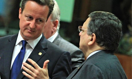 David Cameron talks to European commission president José Manuel Barroso at EU summit in Brussels
