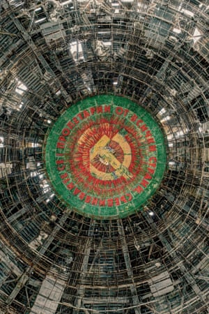 Soviet Ghosts An Empire In Decay In Pictures Books