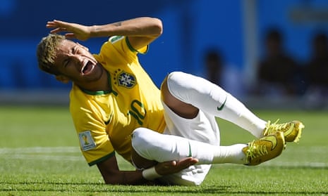 Neymar's hurt, get out the magic sponge.
