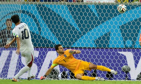 Costa Rica's captain Bryan Ruiz blasts home his penalty.