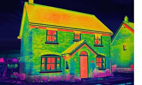 Infrared picture shows home's heat loss