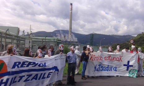Protest during first shipment of Tar Sands oil in Europe, Bilbao, Spain