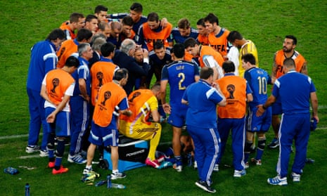 The Argentina squad huddle.