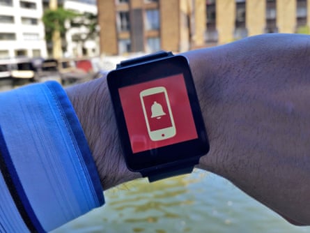 Smartwatch with 2025 phone finder