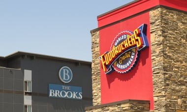 The Brooks Hotel and a Fuddruckers restaurant in Williston.