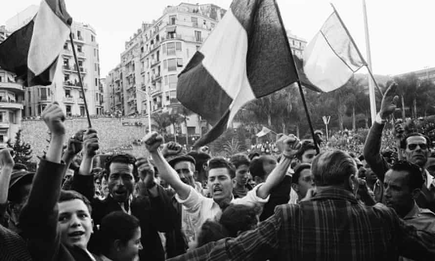 Algerians demand independence from France in the demonstration in 1958.