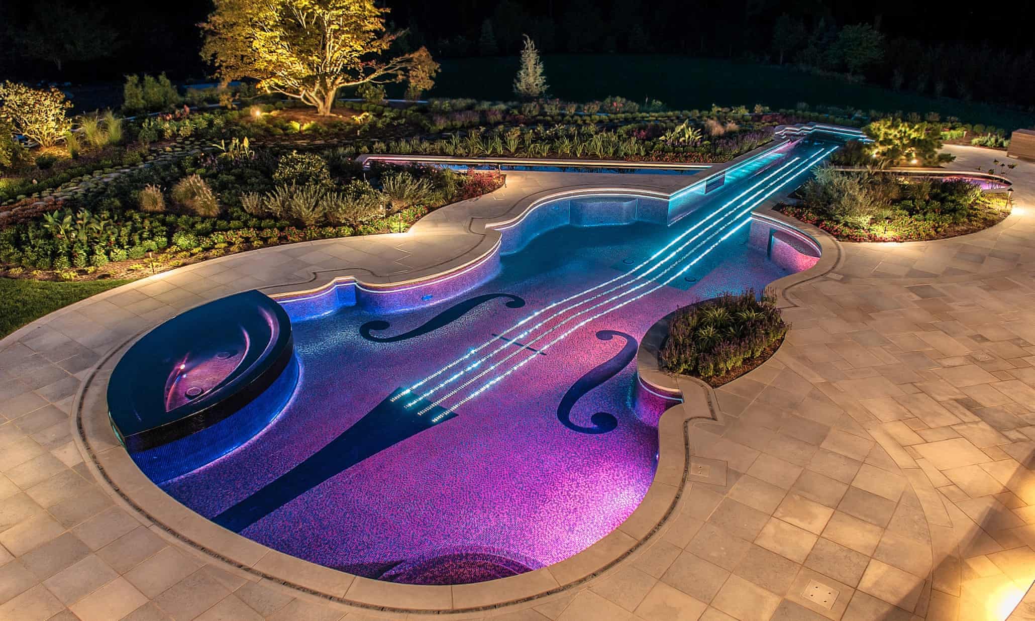 Spectacular swimming pools – in pictures