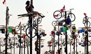 people partaking in games to celebrate Indonesia's independence