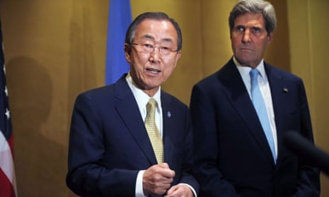 Un Secretary-General Ban Ki-moon (L) makes a statement regarding the violence in Gaza before his meeting with US Secretary of State John Kerry in Cairo July 24, 2014.