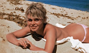 Beach Girl Nude Sunbathing