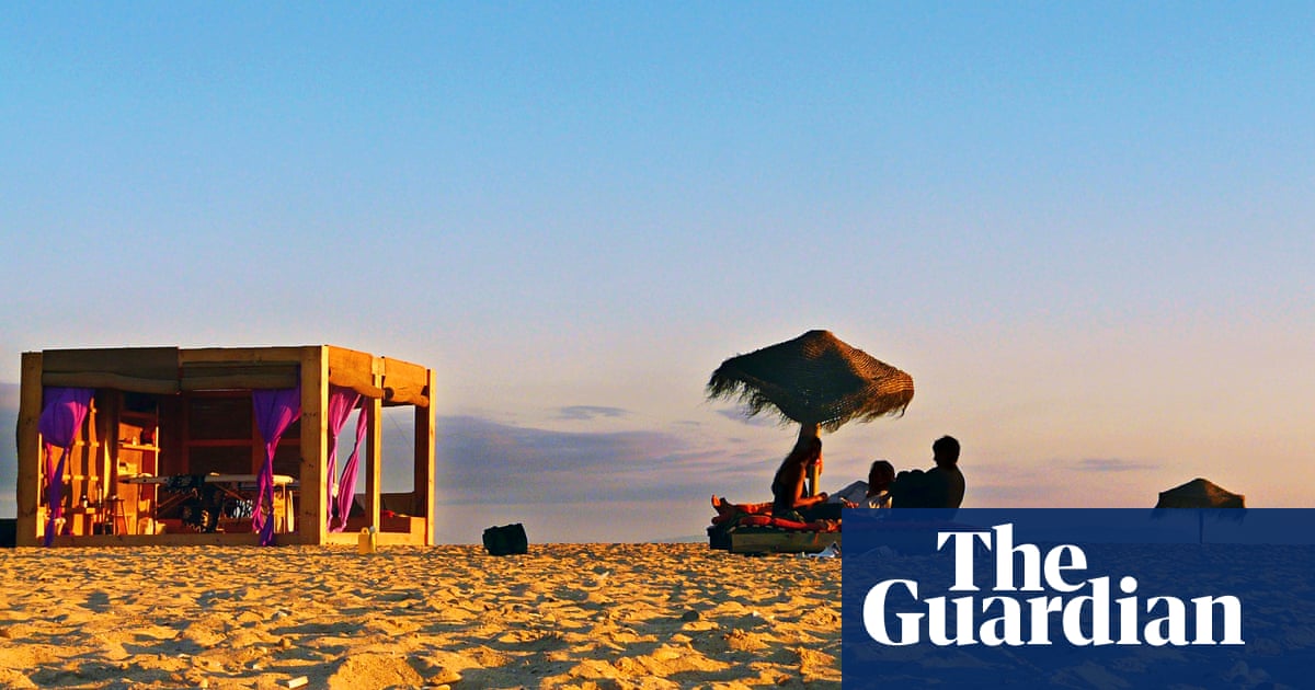 Get Zahara De Los Atunes Sun Sea And Seafood In Southern Spain For Free Get Wallpaper Zahara De Los Atunes Sun Sea And Seafood In Southern Spain For iPhone