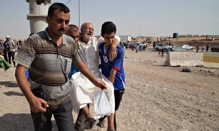 Iraqis flee ISIS violence