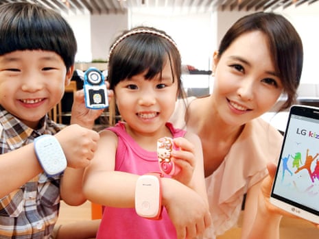 Kid bracelet tracking sales