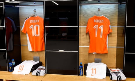 The shirts worn by Wesley Sneijder and Arjen Robben