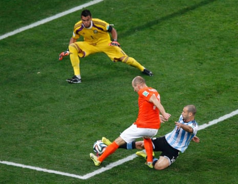 Robben's last-ditch chance is snuffed out by Mascherano.