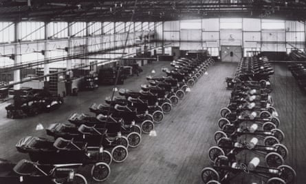 Model T Ford car production at Detroit, in 1914