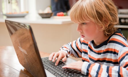 Should children use the internet unaccompanied?