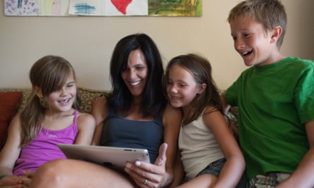 Parents can play a key role in their children's online education.