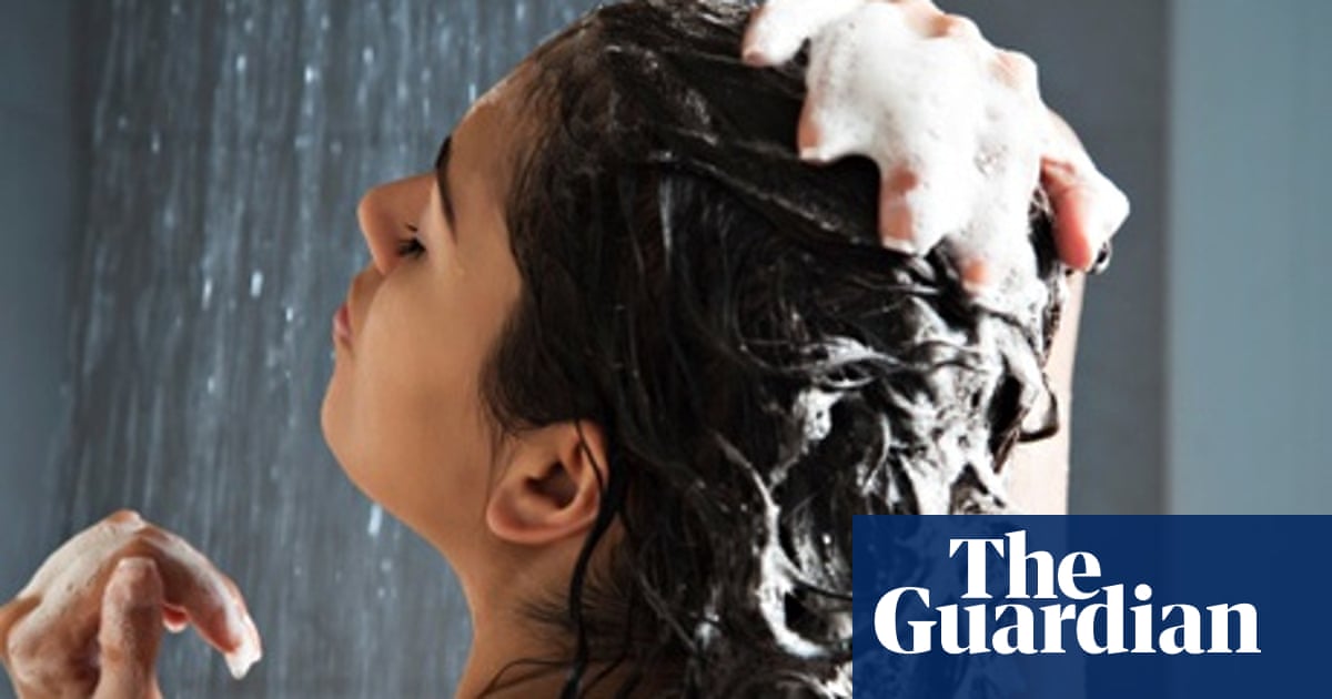 Is It Really Healthier To Live Without Shampoo Fashion The