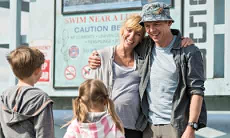 Hector And The Search For Happiness Review Simon Pegg Stars A Smug Psychiatrist In Mid Life Crisis Drama Films The Guardian