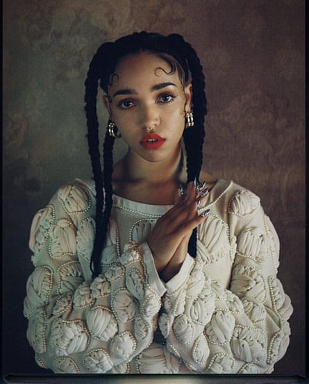 Chola style the latest cultural appropriation fashion crime? | Fashion | The Guardian Chola style the latest cultural appropriation fashion crime? | Fashion | The Guardian