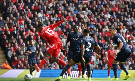 Daniel Sturridge scores Liverpool's winner against Southampton