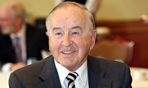 Albert Reynolds Former Irish Taoiseach Dies Aged 81 World News