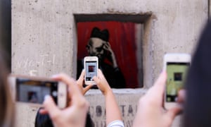 Many pieces were quickly defaced or removed, so Banksy’s followers had to rush to each new piece to stay ahead of the vandals