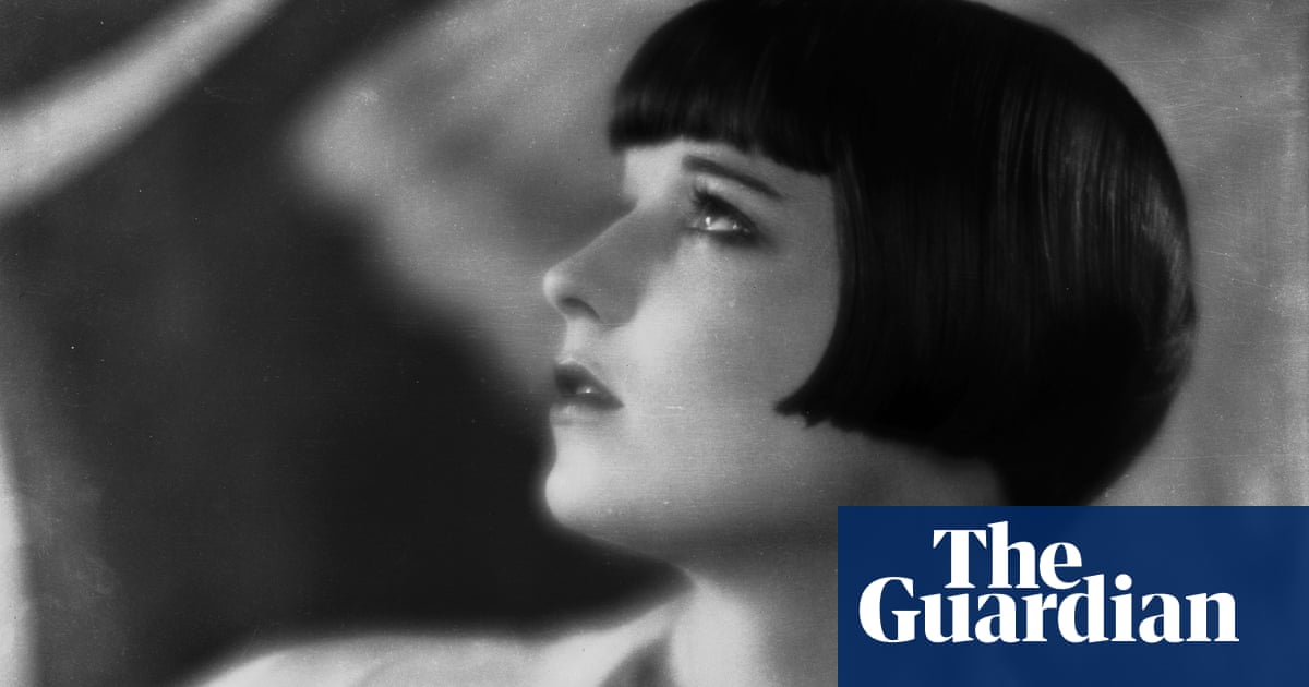 The Bob Is Back But That Doesn T Mean Older Women Have To Follow The Trend Women S Hair The Guardian