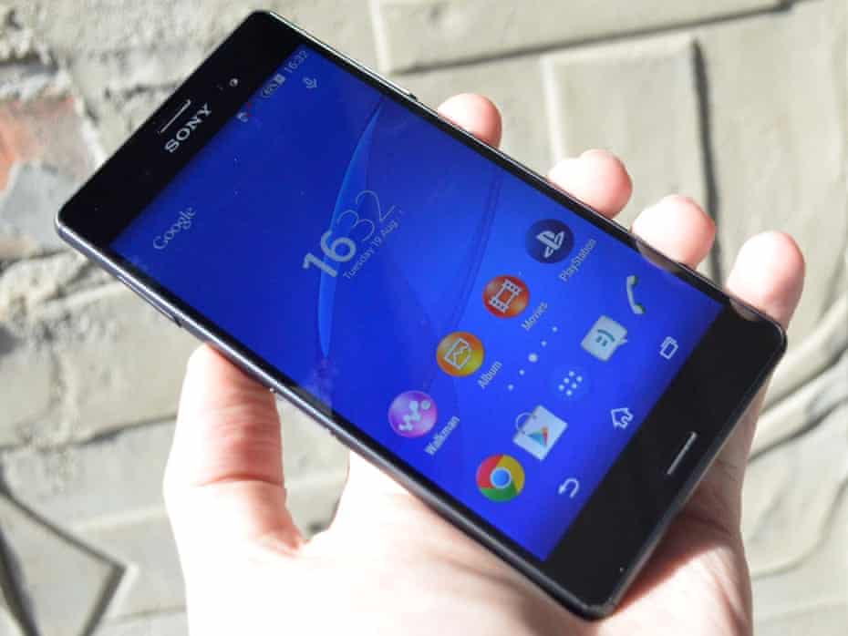 Sony Bets On Battery Life And Playstation For Xperia Z3 Smartphones Technology The Guardian Sony Bets On Battery Life And Playstation For Xperia Z3 Smartphones Technology The Guardian