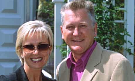 Mike Smith with his wife, Sarah Greene, in 2001.