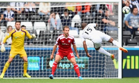 Wayne Routledge scores Swansea's second