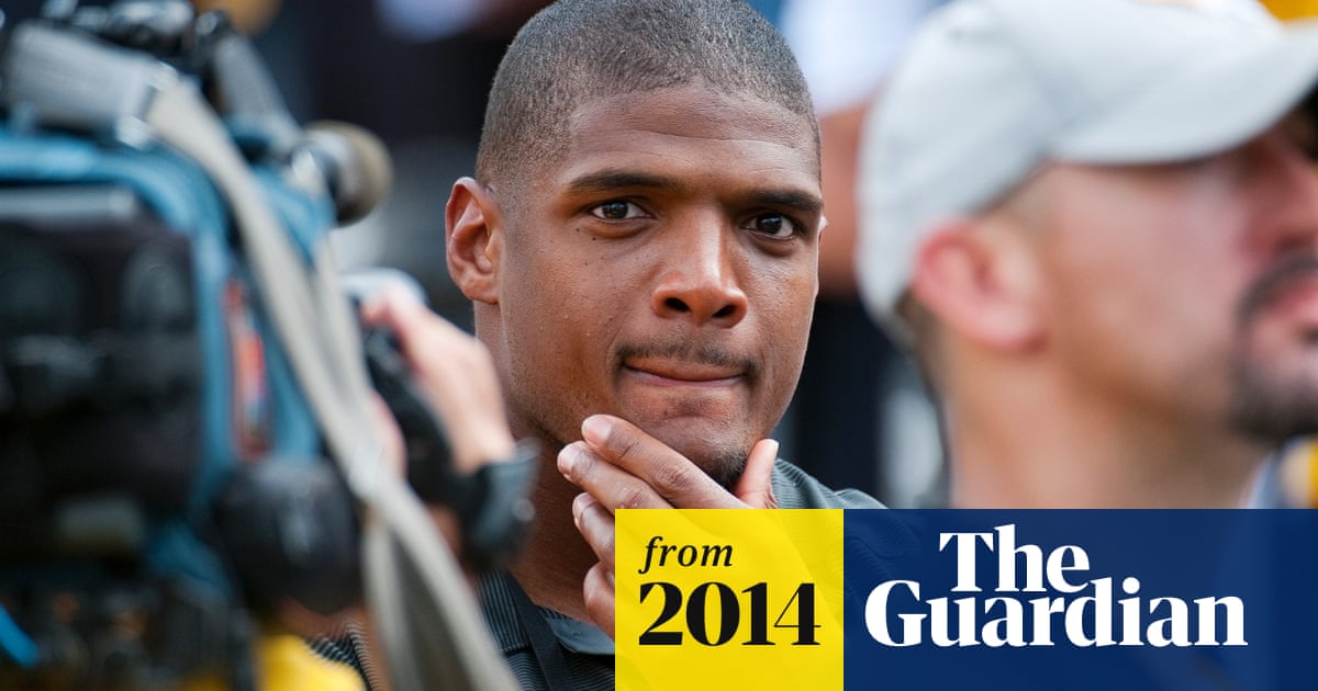 St Louis Rams Cut Michael Sam The First Openly Gay Nfl Player