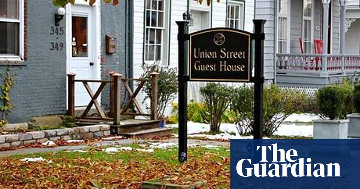 Hotel Threatening 500 Bad Review Fee Trolled With Spoof