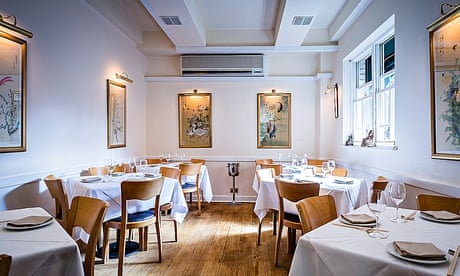 https://i.guim.co.uk/img/static/sys-images/Guardian/Pix/pictures/2014/8/7/1407406764870/Restaurant-Hunan-006.jpg?crop=none&dpr=1&s=none&width=465