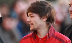 One Direction star trains with Doncaster Rovers - video