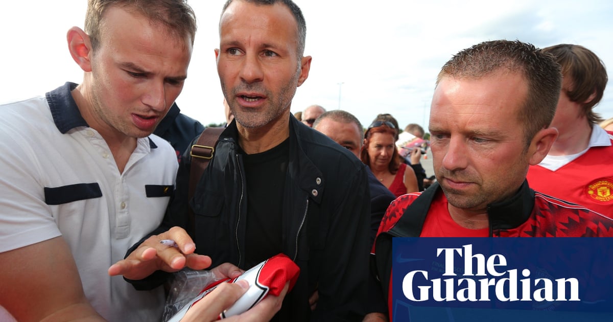 manchester united class    salford city  pictures football